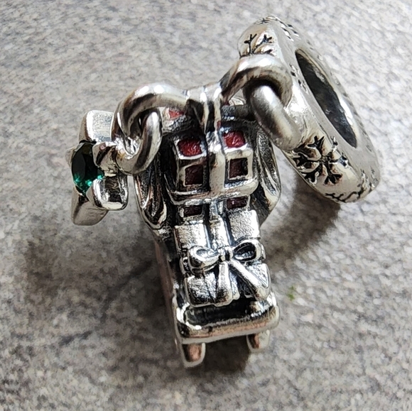 Pandora Christmas Sleigh 2023 Dangle Charm - Picture 3 of 10